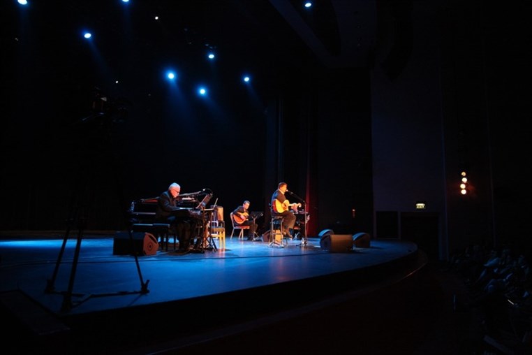 Bernard Sauvat Au Casino Du Liban